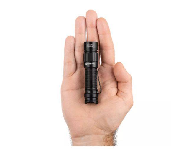 Lanterna Invictus Blitz Pro 550 Lumens