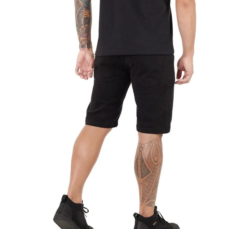 Bermuda Invictus Endurance Stronger Masc - Preto