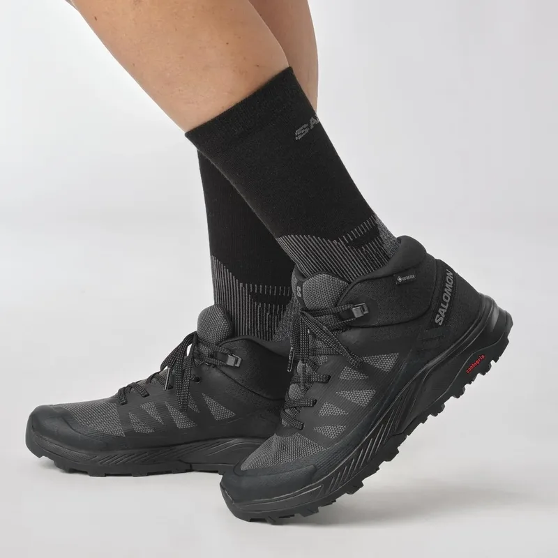 Bota Salomon Outrise Mid GTX Fem - Preta