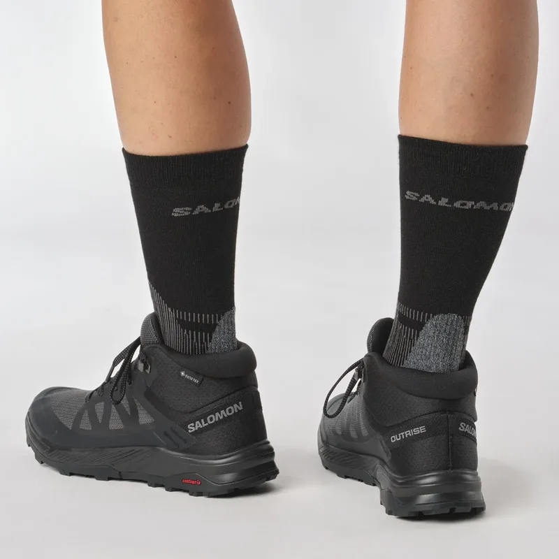 Bota Salomon Outrise Mid GTX Fem - Preta