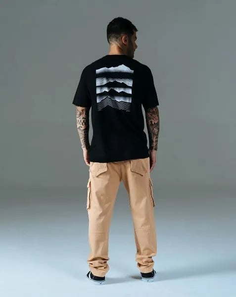 Camiseta Galapagos Skyline - Preta