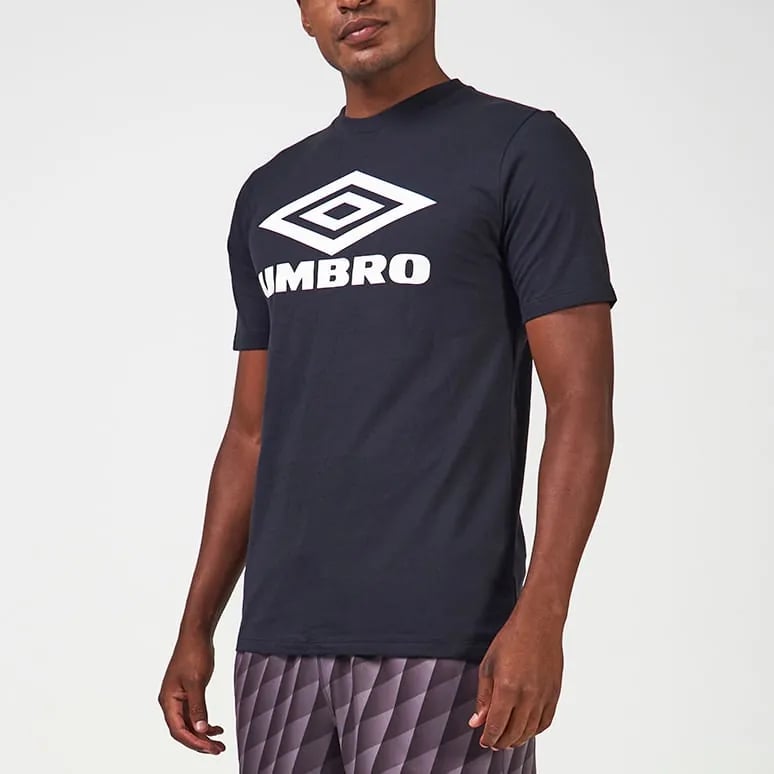 Camiseta Umbro Large Logo Duo Masc - Preto