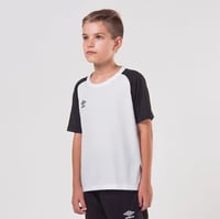 Camiseta Umbro TWR Trinity Juvenil - Branco e Preto