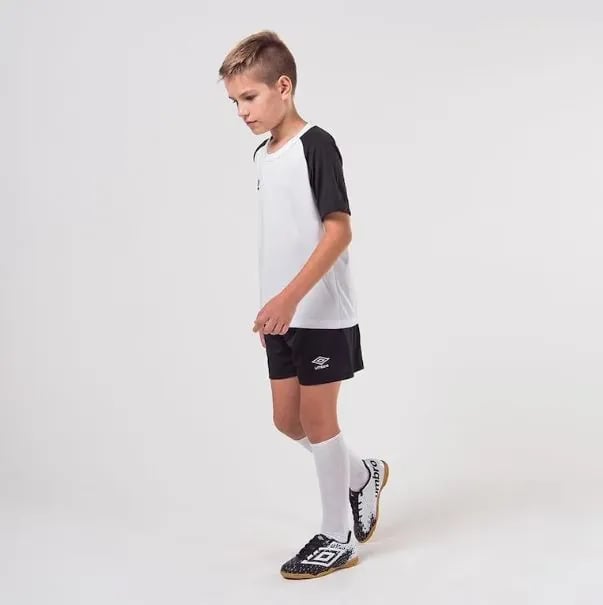 Camiseta Umbro TWR Trinity Juvenil - Branco e Preto