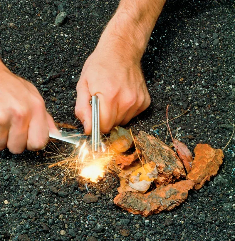 Pederneira Coghlan's Magnesium Fire Starter